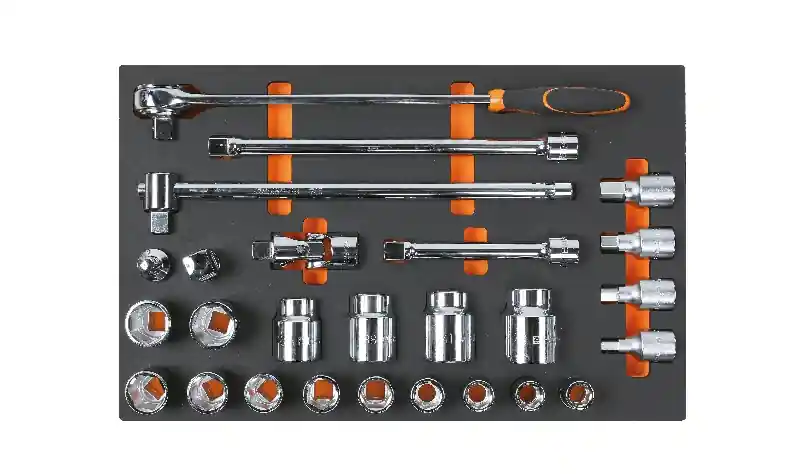 Beta 024500126 Plateau d‘‘incrustation souple comprenant un jeu de douilles chromées avec raccords, rallonges, accessoires et cliquet réversible - 26 pièces