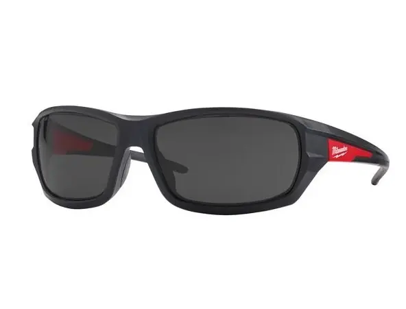 Milwaukee Accessoires 4932471884 Lunettes de sécurité performance teintées - 1 pièce